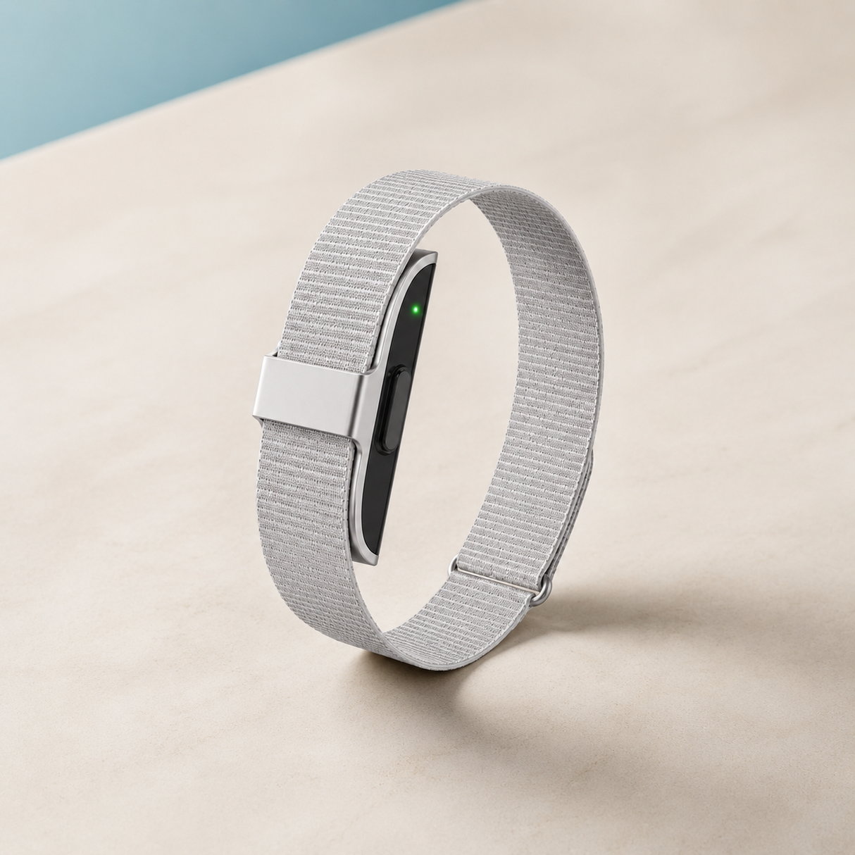SicherBand Senioren-Armband | Einfache Funktionen für Alltag und Familie